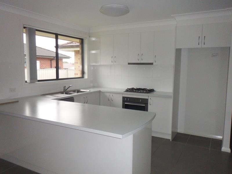 5 Tulipwood Crescent TAMWORTH 3