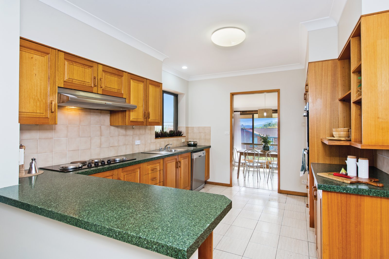 5 Unique Close CAMDEN HEAD 6