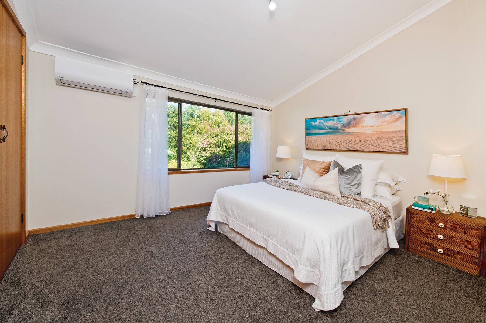 5 Unique Close CAMDEN HEAD 9