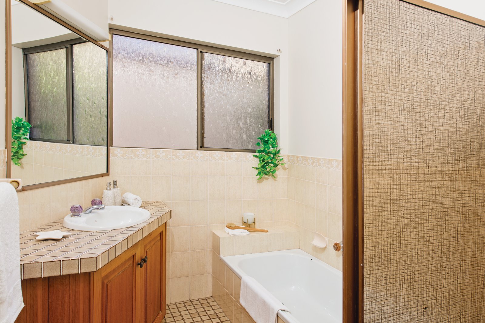 5 Unique Close CAMDEN HEAD 10