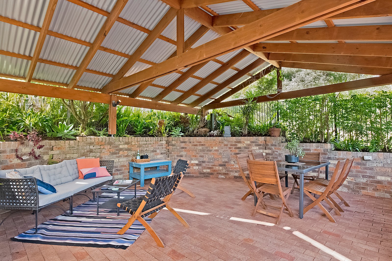 5 Unique Close CAMDEN HEAD 15