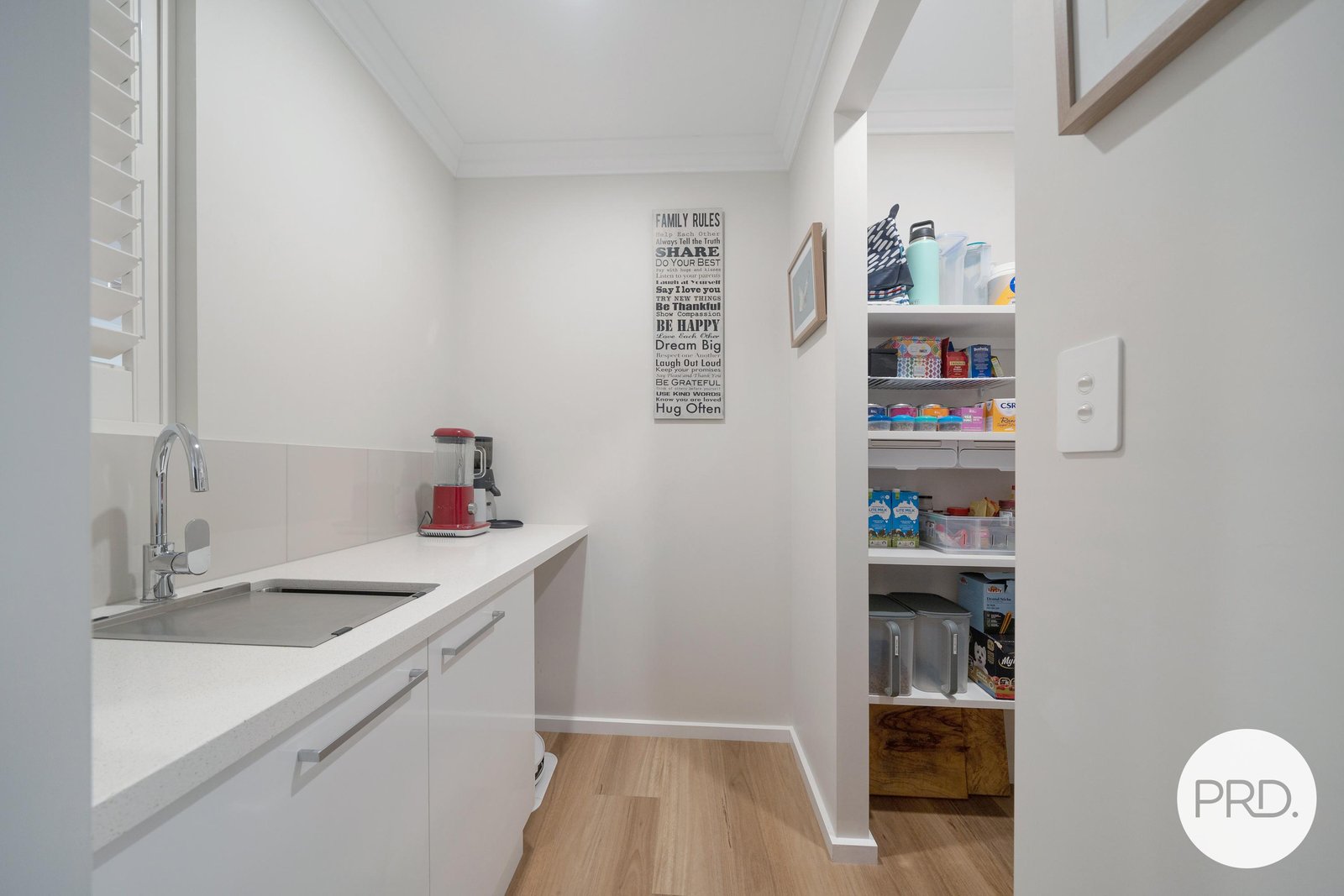 5 Vernon Circuit KEW 4
