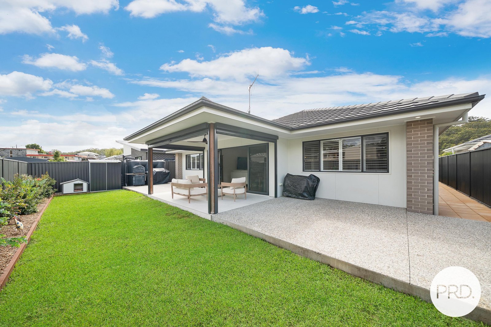 5 Vernon Circuit KEW 9