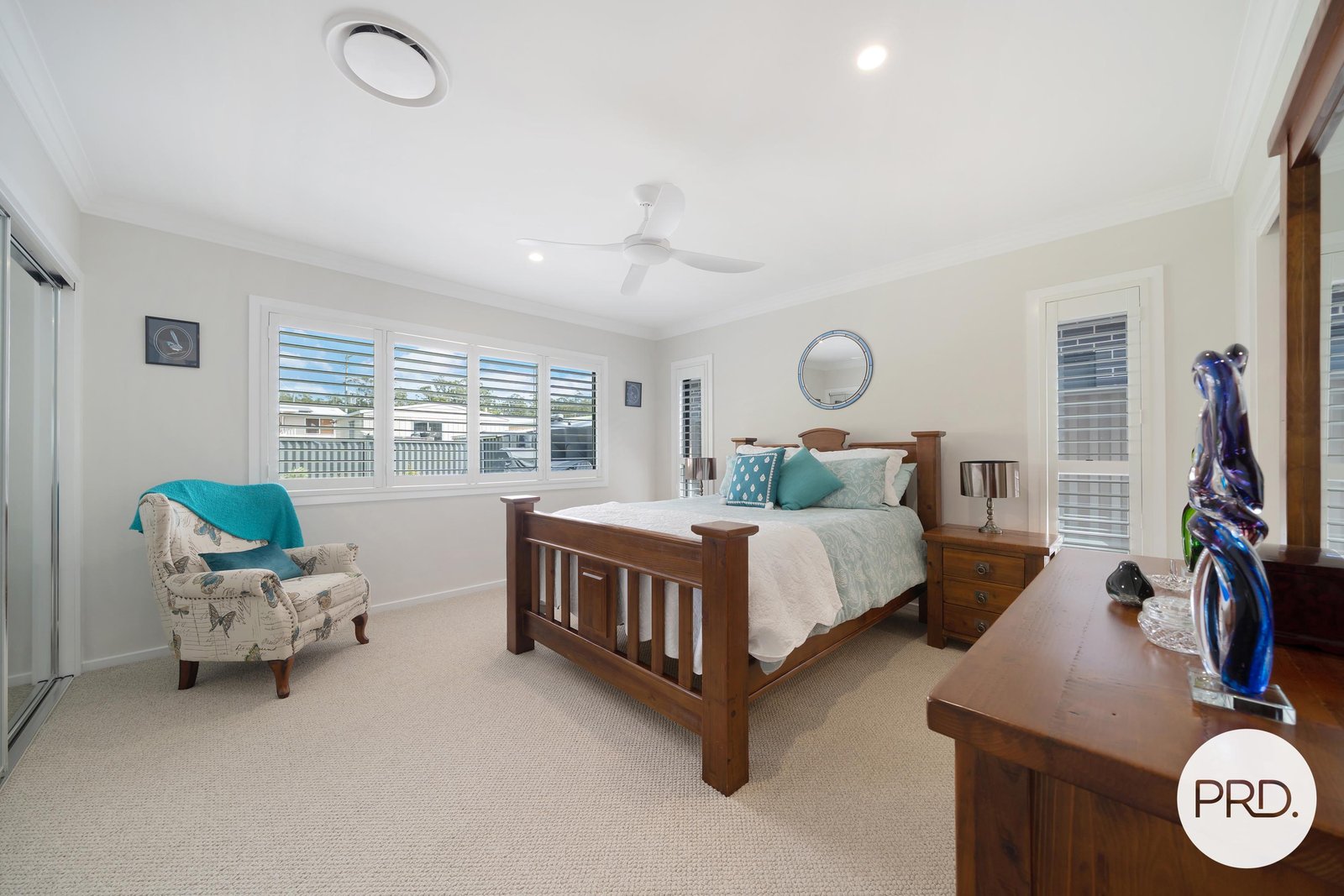 5 Vernon Circuit KEW 11