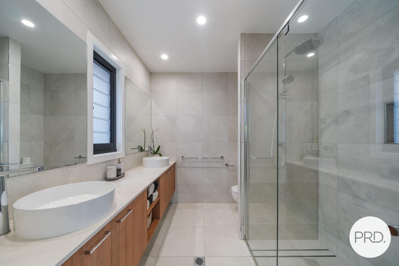 5 Vernon Circuit KEW 12