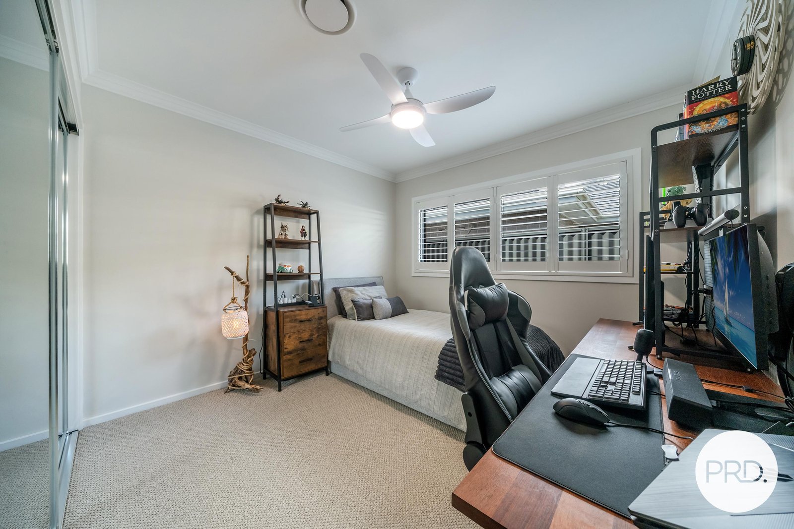 5 Vernon Circuit KEW 15