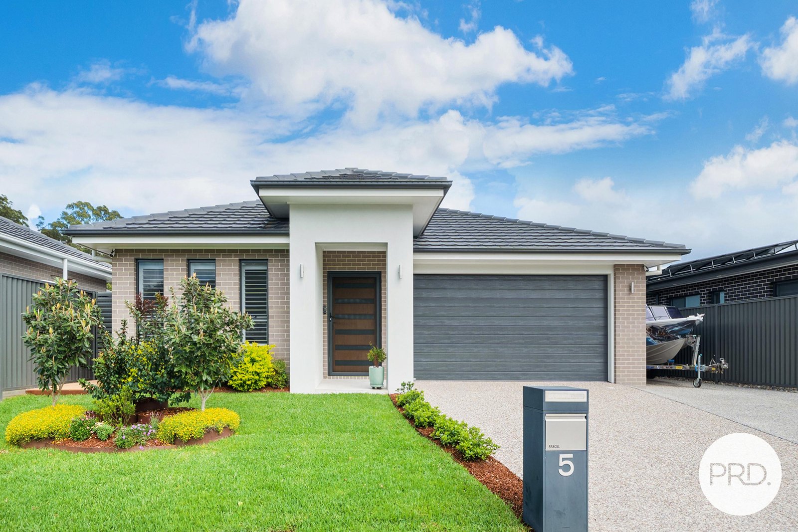 5 Vernon Circuit KEW 18