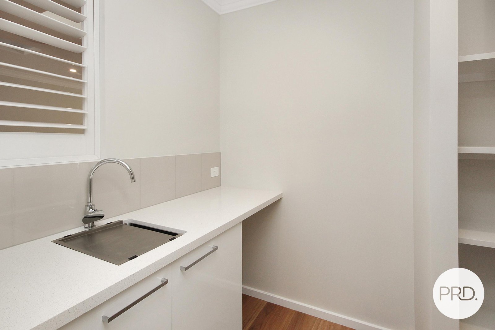 5 Vernon Circuit KEW 7
