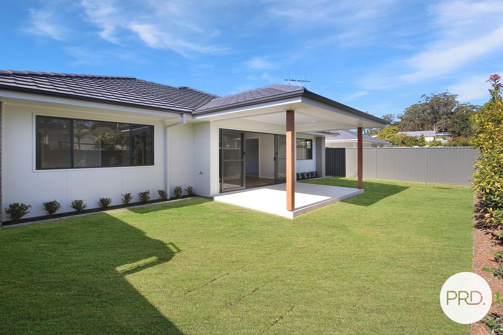 5 Vernon Circuit KEW 8
