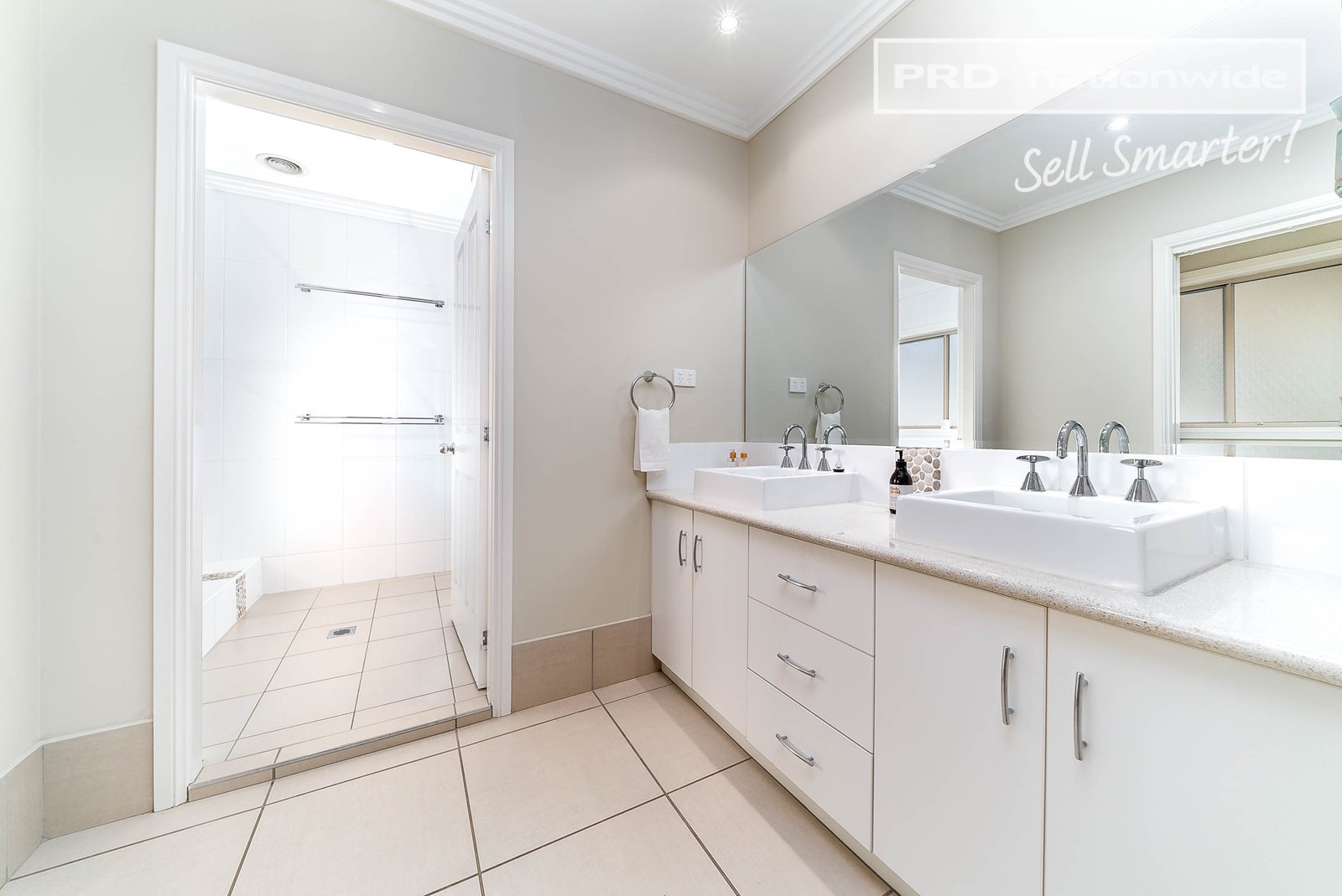 5 Veronica Place LAKE ALBERT 8