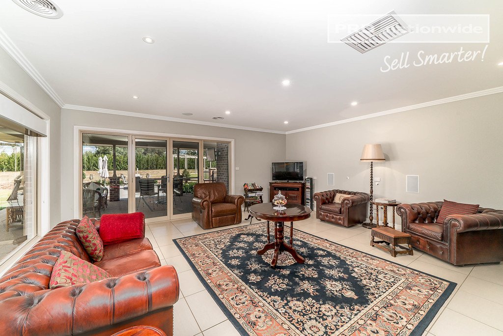5 Veronica Place LAKE ALBERT 13