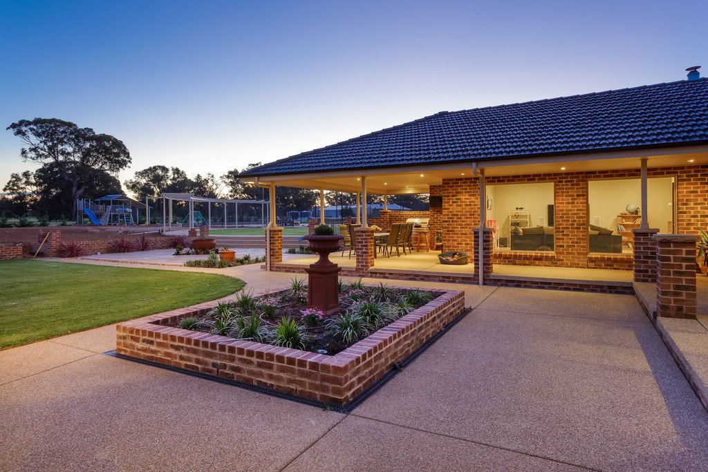 5 Veronica Place LAKE ALBERT 19