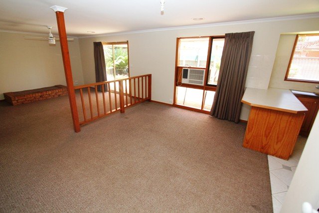 5 Vine Place WENDOUREE 3