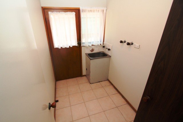 5 Vine Place WENDOUREE 9