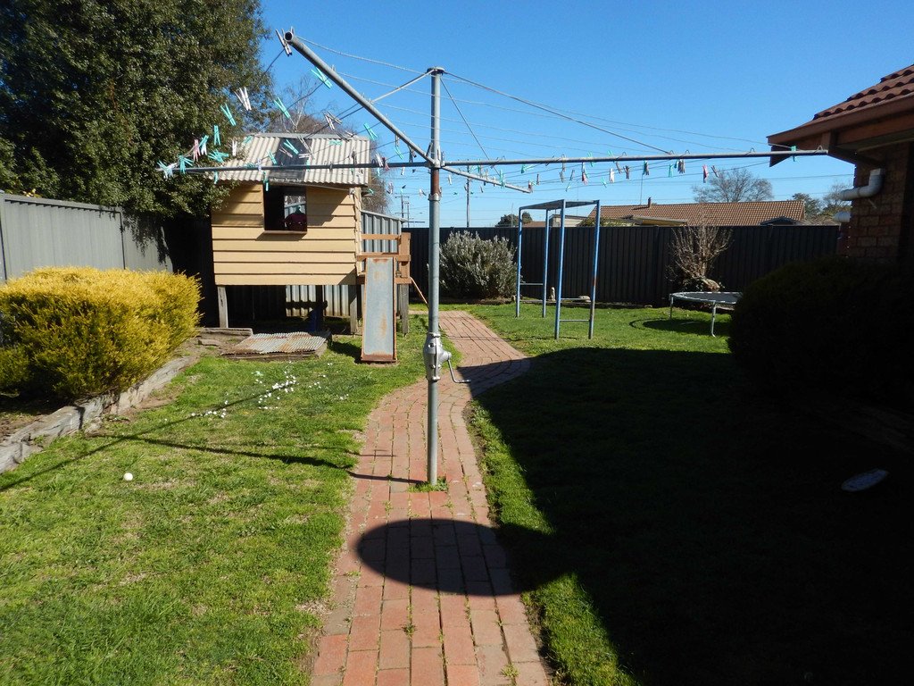 5 Vine Place WENDOUREE 11