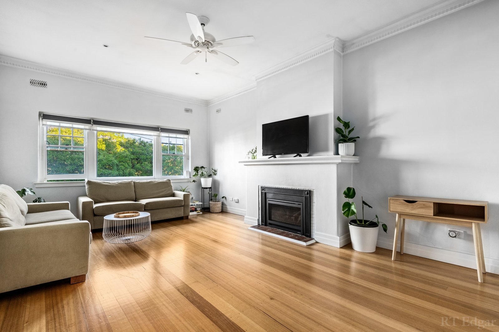 Real Estate and Property in 5 Vista Grove, Toorak, VIC