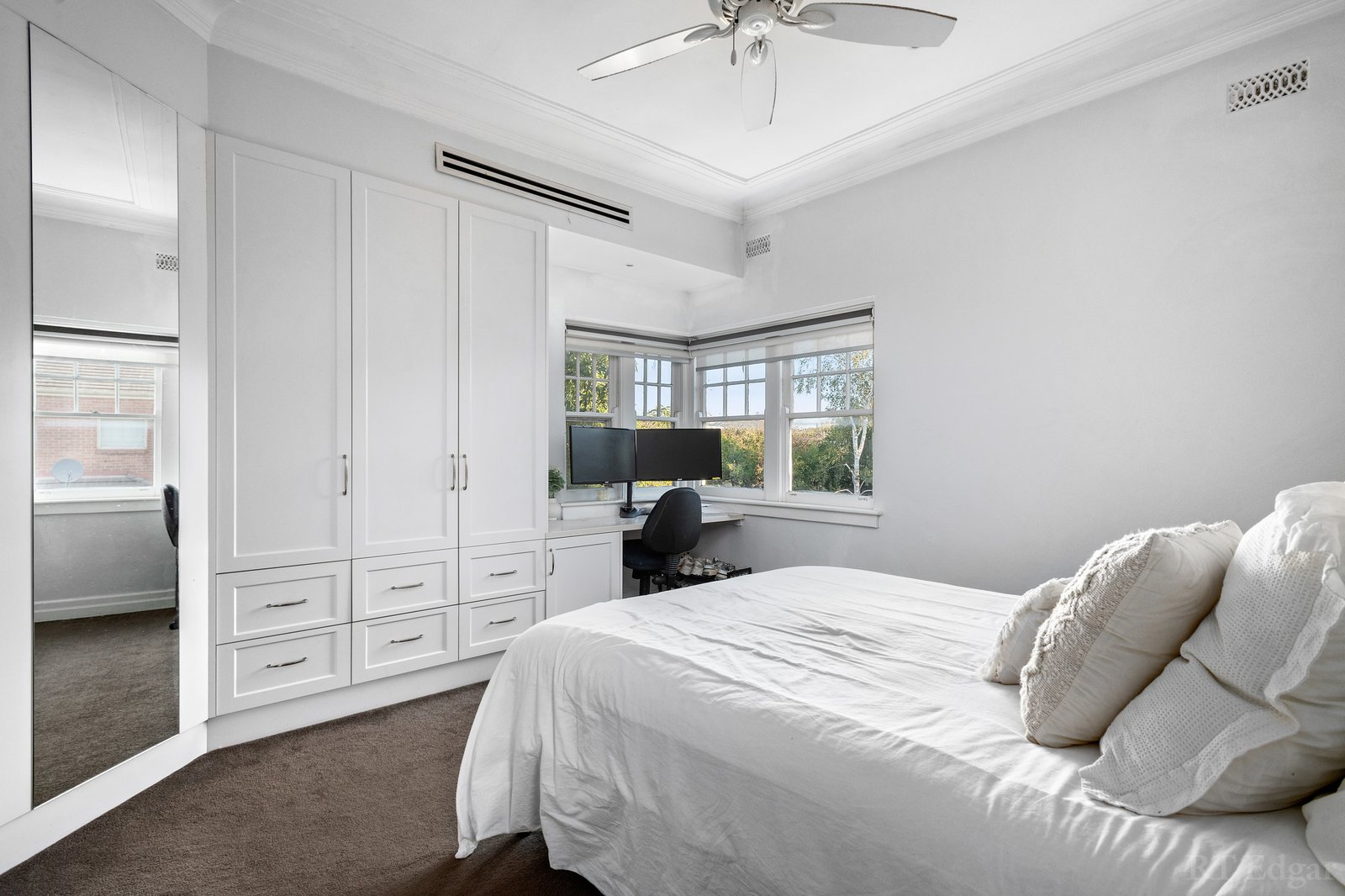 Real Estate and Property in 5 Vista Grove, Toorak, VIC