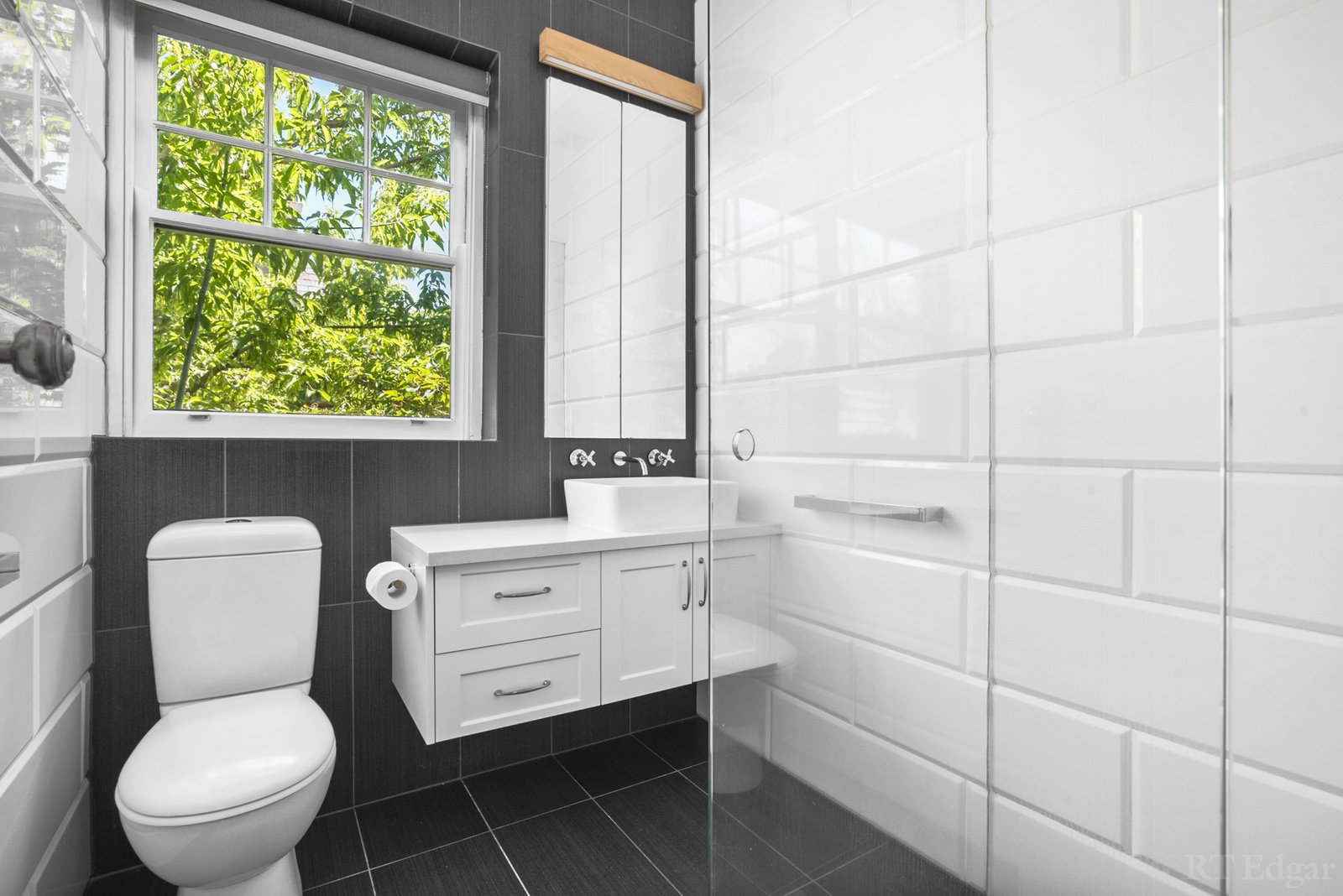 Real Estate and Property in 5 Vista Grove, Toorak, VIC