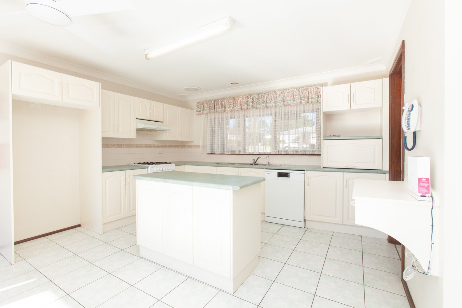 5 Wakehurst Crescent METFORD 4