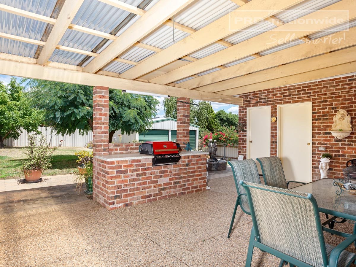 5 Wandoo Place BOURKELANDS 4