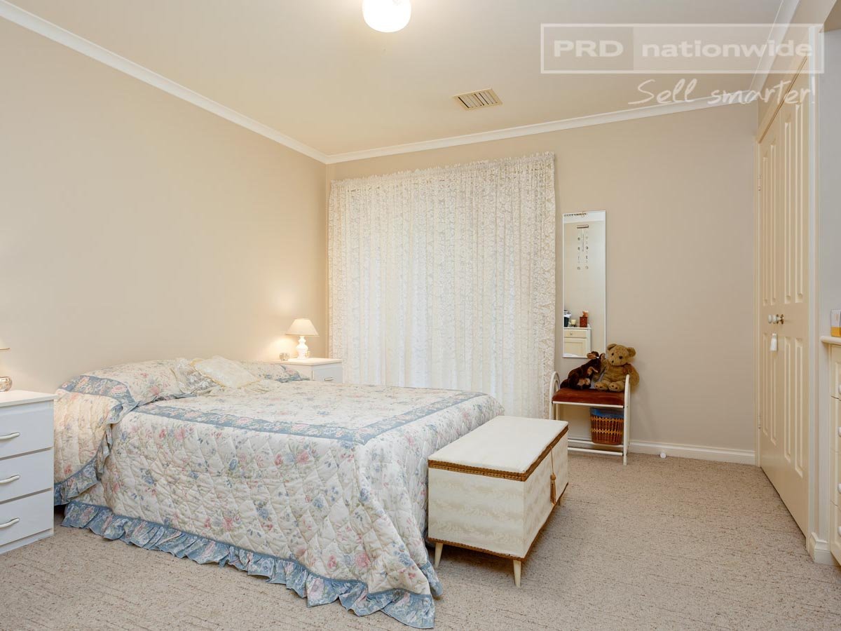 5 Wandoo Place BOURKELANDS 8