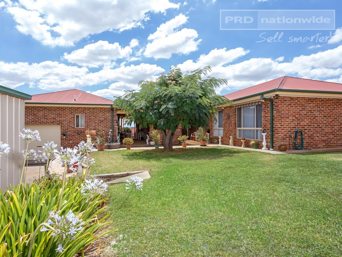 5 Wandoo Place BOURKELANDS 11