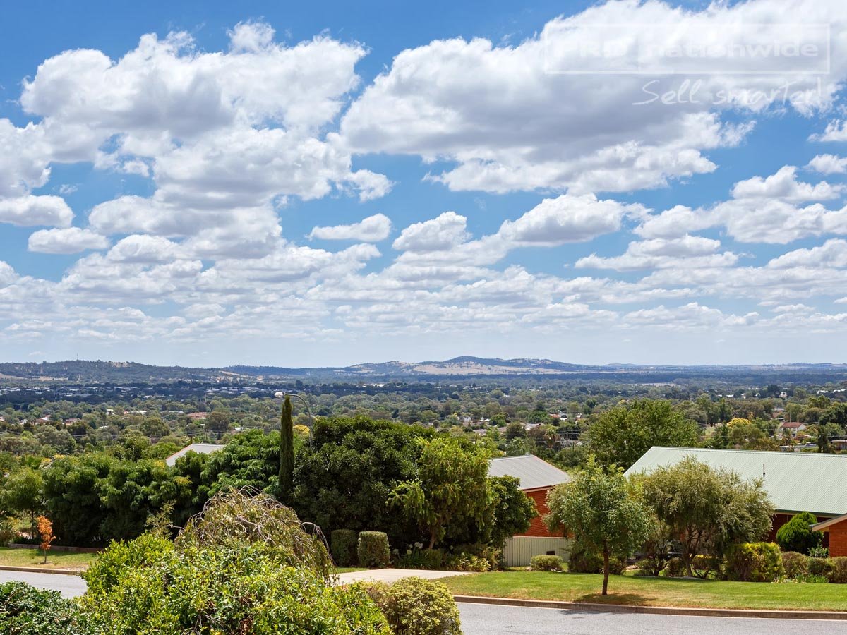 5 Wandoo Place BOURKELANDS 12