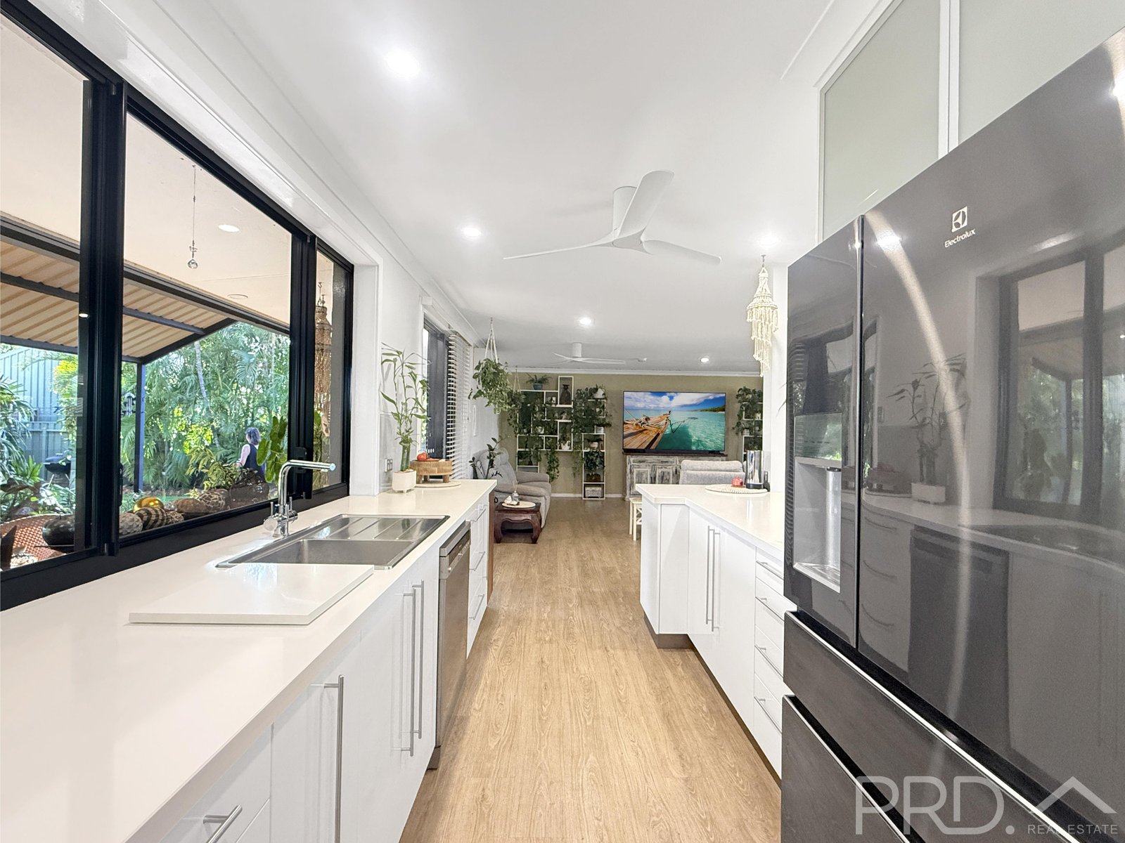 5 Warburton Crescent DAMPIER 10