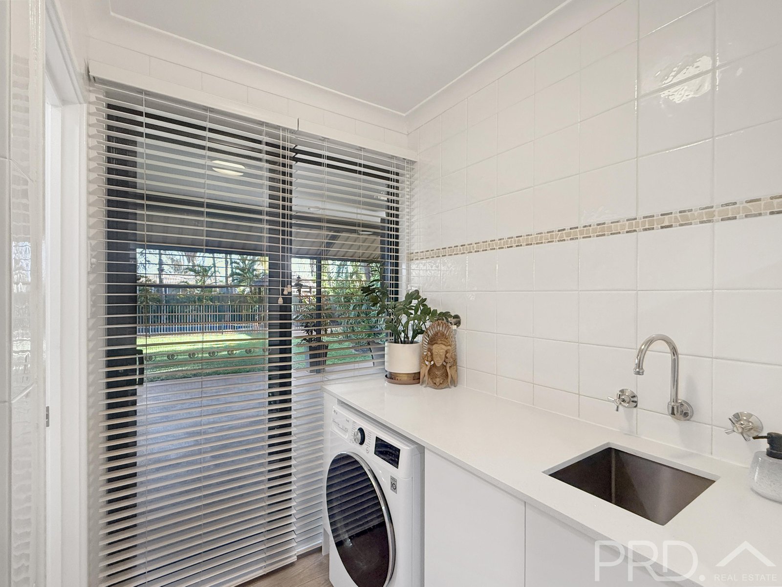 5 Warburton Crescent DAMPIER 18