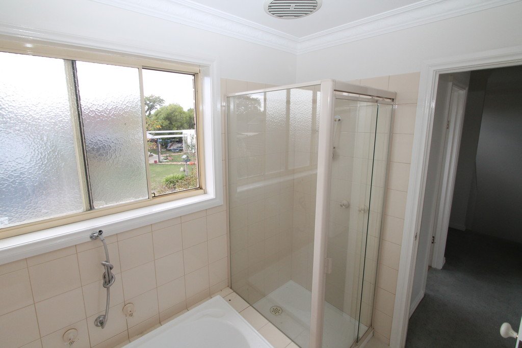 5 Warrambine Drive CANADIAN 9