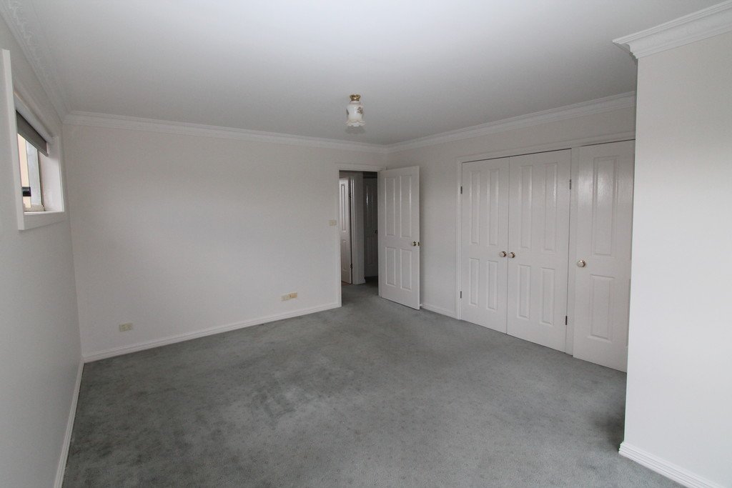 5 Warrambine Drive CANADIAN 7