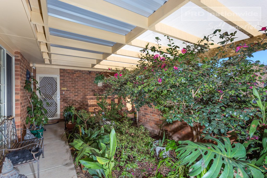 5 Warrambool Crescent GLENFIELD PARK 12