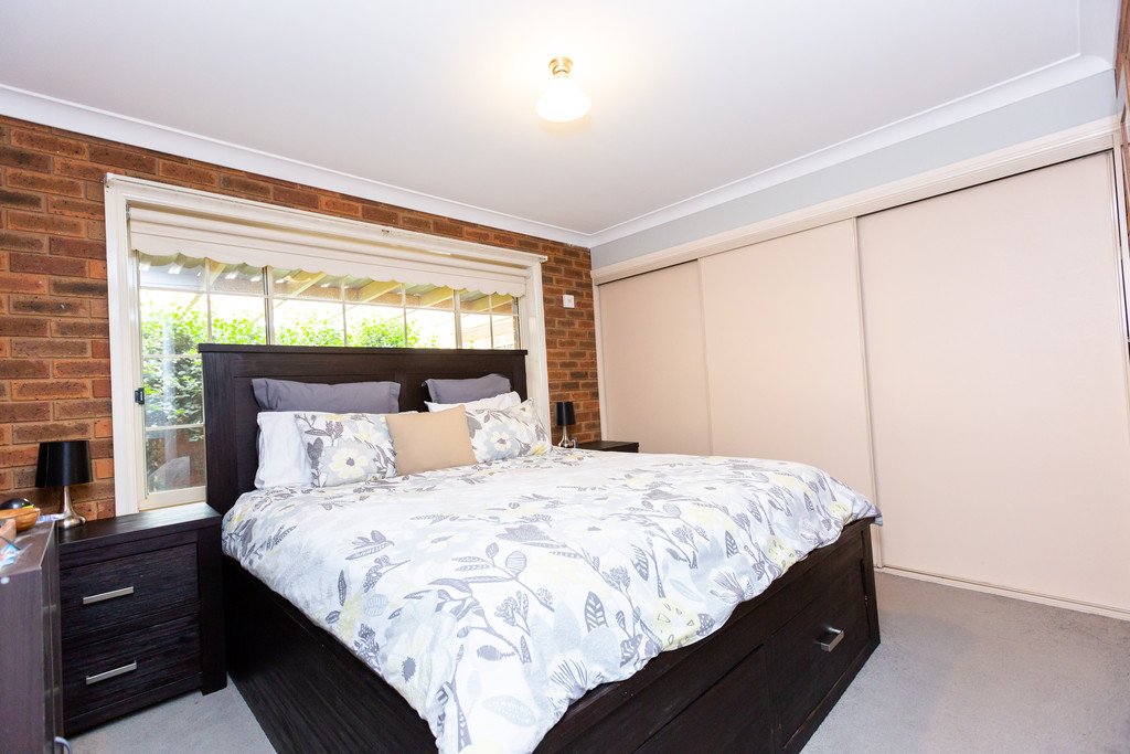 5 Warrambool Crescent GLENFIELD PARK 7