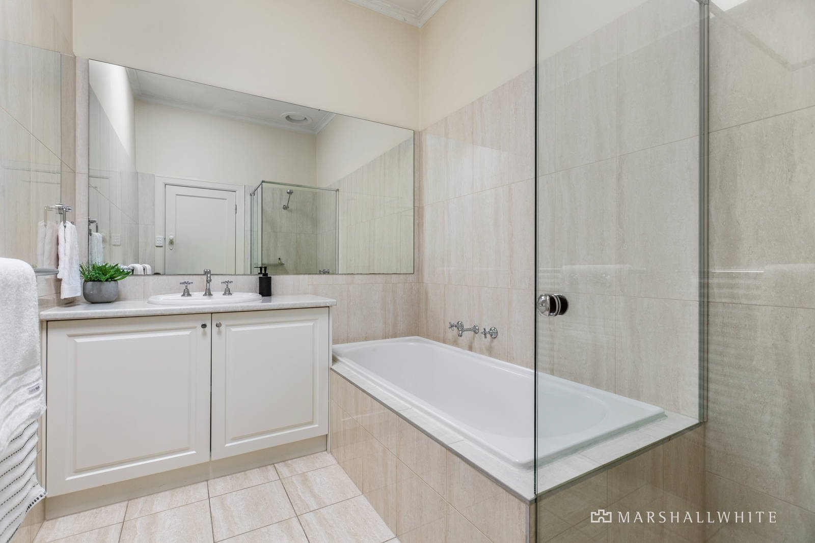 5 Warrigal Road, Surrey Hills, VIC