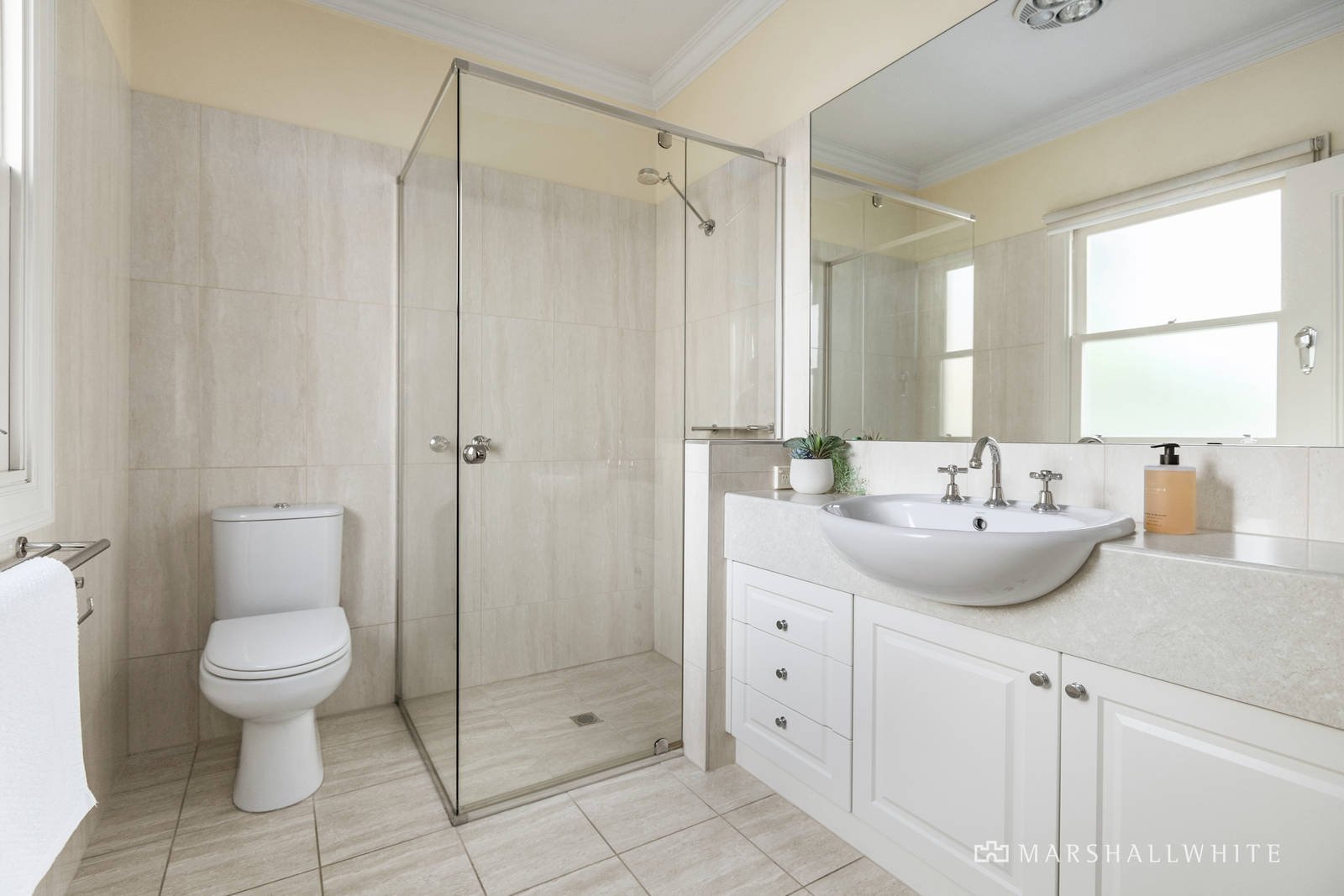 5 Warrigal Road, Surrey Hills, VIC