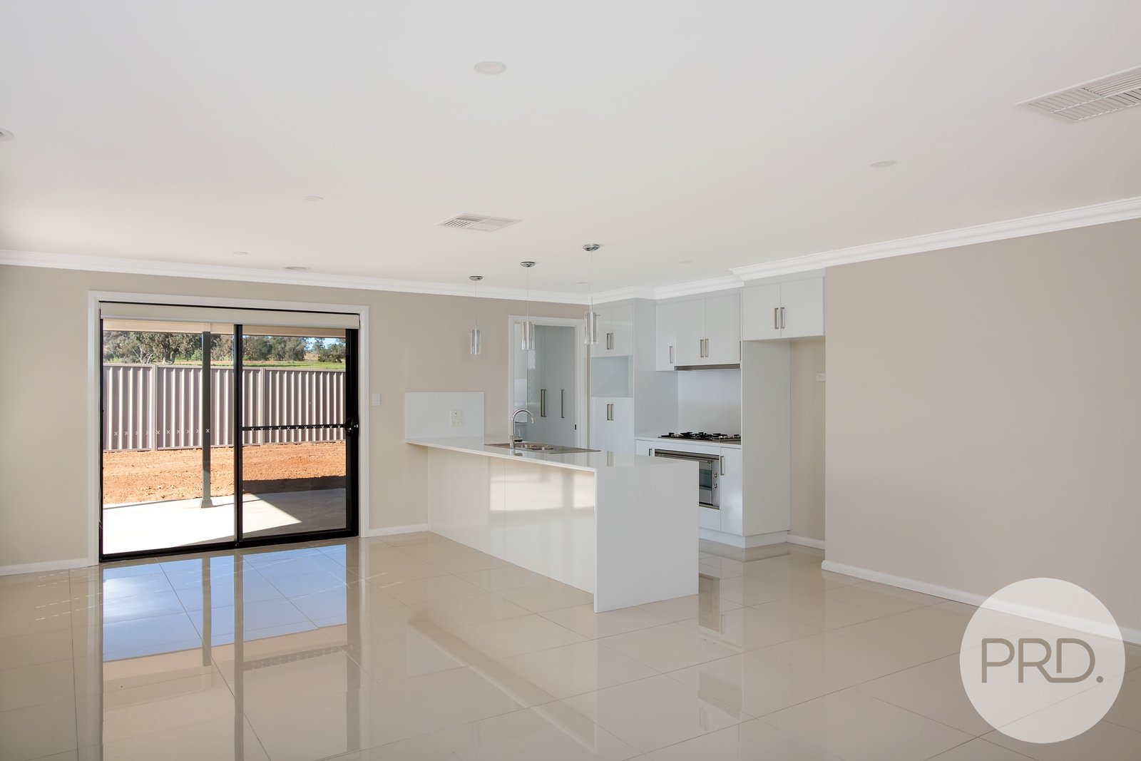 5 Watson Boulevard LLOYD 3