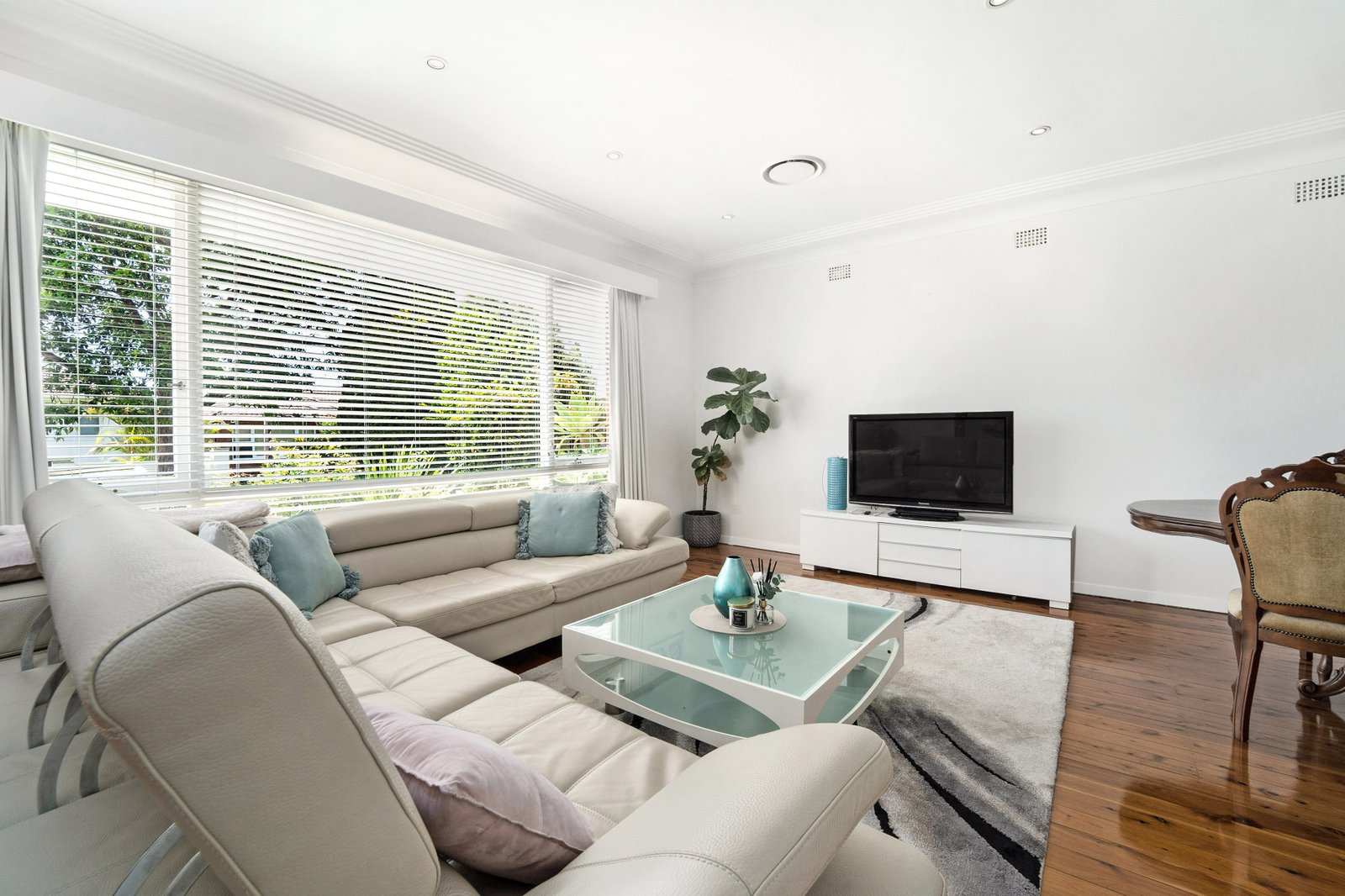 5 Waycott Avenue KINGSGROVE 1