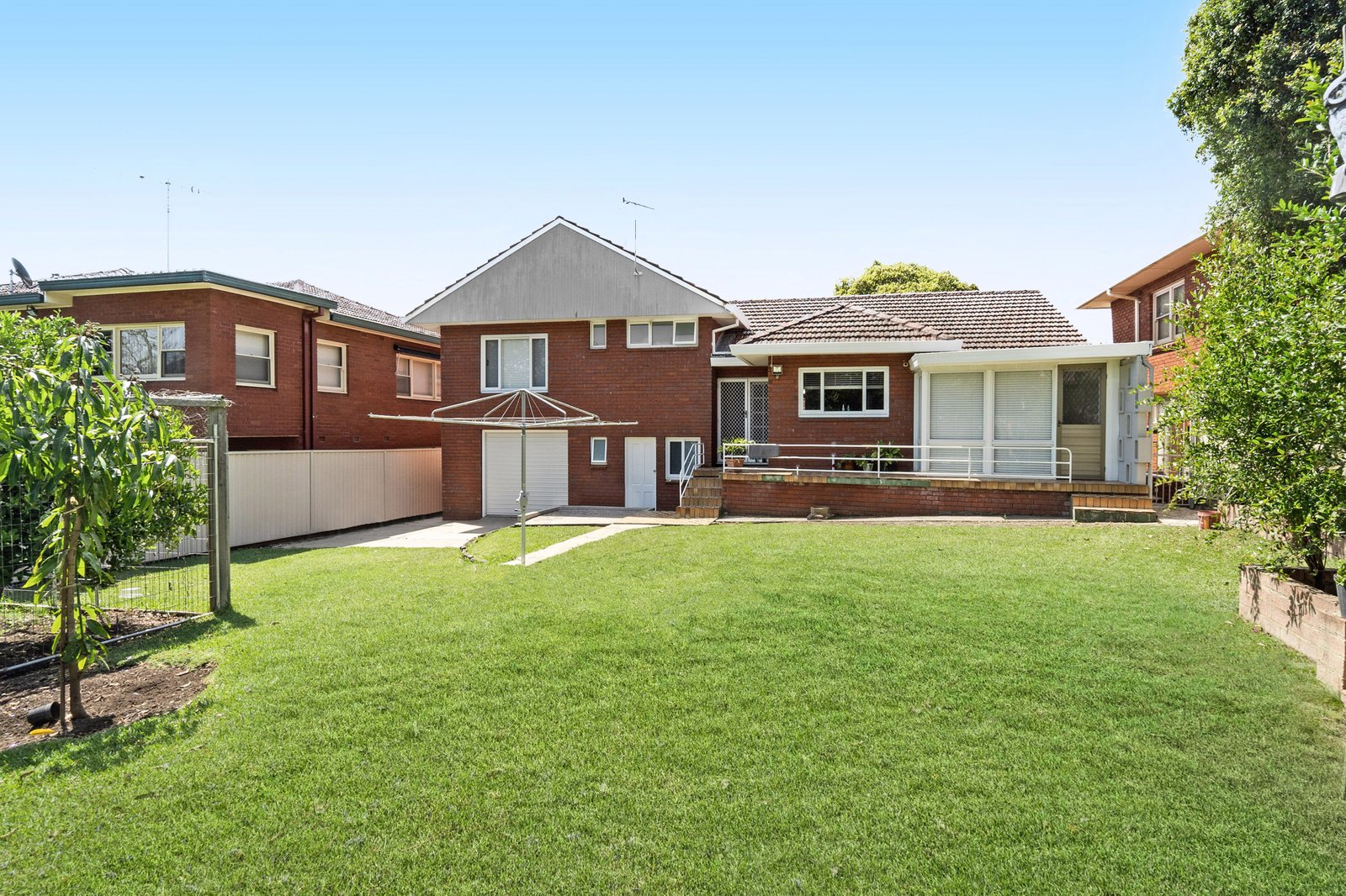 5 Waycott Avenue KINGSGROVE 6