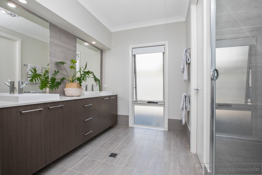 5 Whitetip Street CHISHOLM 12