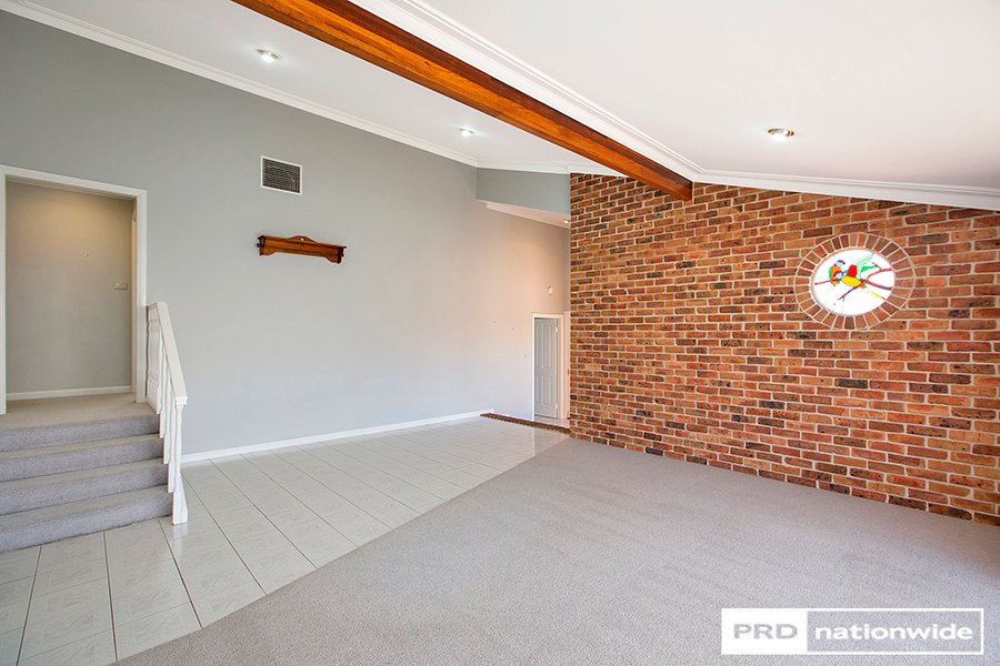 5 Wilga Place TAMWORTH 4