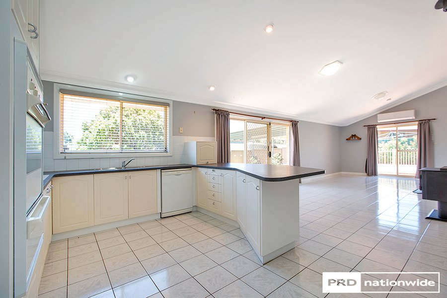 5 Wilga Place TAMWORTH 6