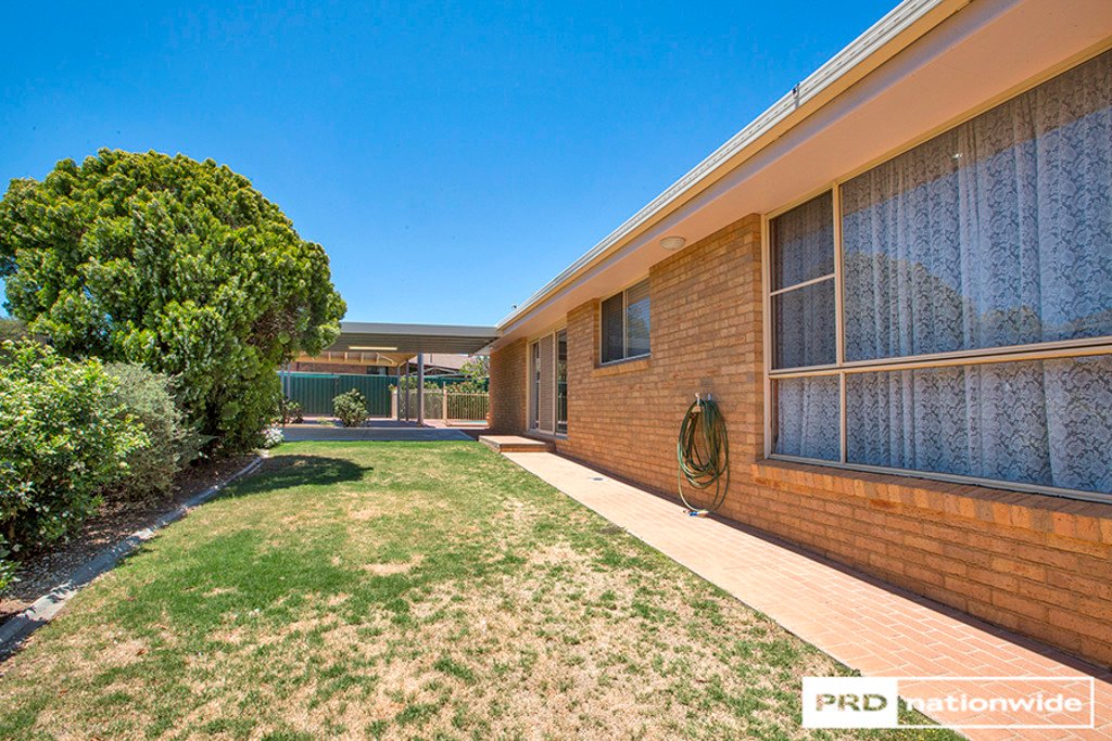 5 Wilga Place TAMWORTH 18