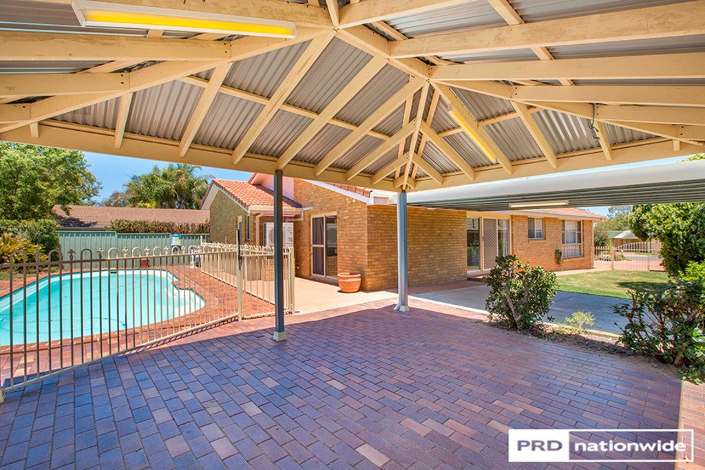 5 Wilga Place TAMWORTH 19