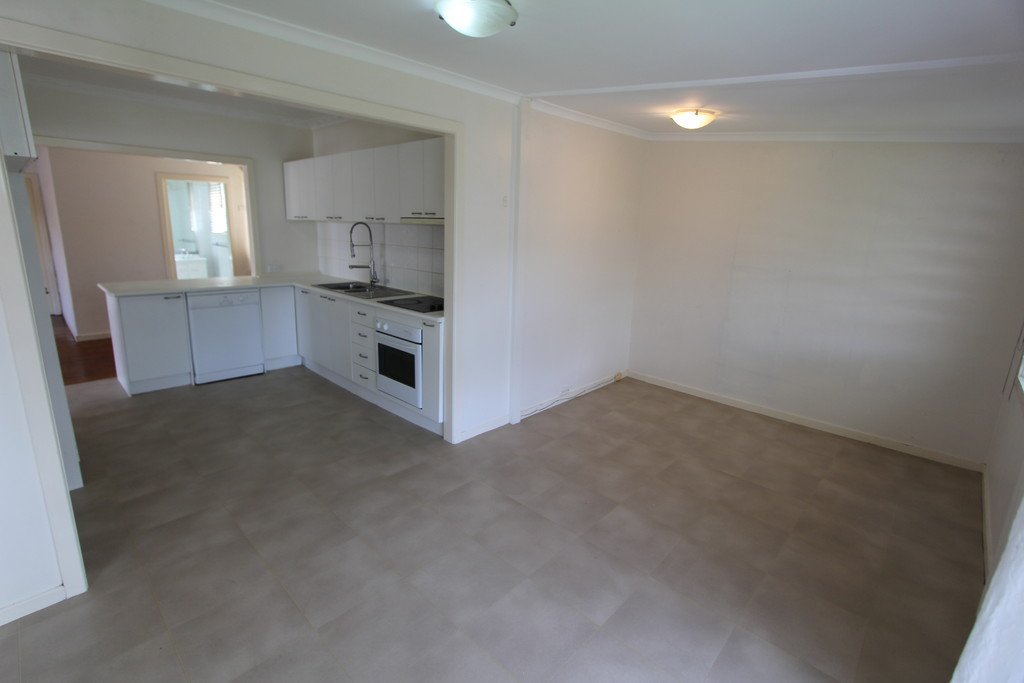 5 Wilson Street LABRADOR 6