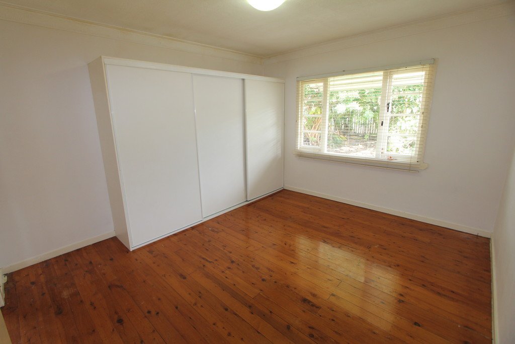 5 Wilson Street LABRADOR 9