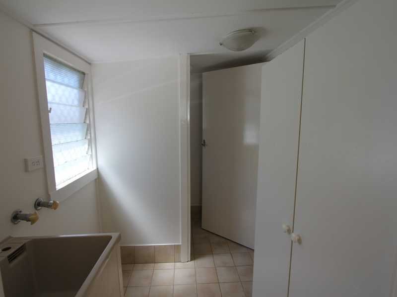 5 Wilson Street LABRADOR 13