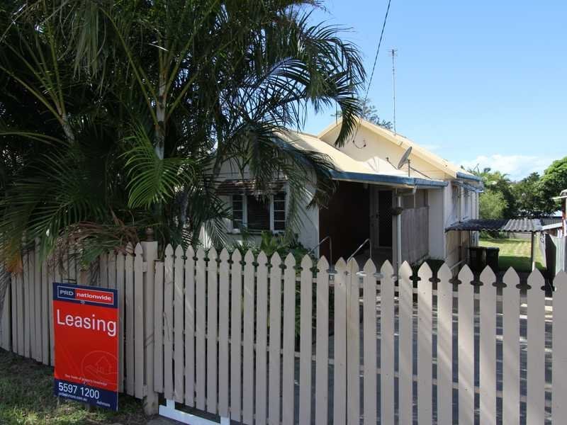 5 Wilson Street LABRADOR 14