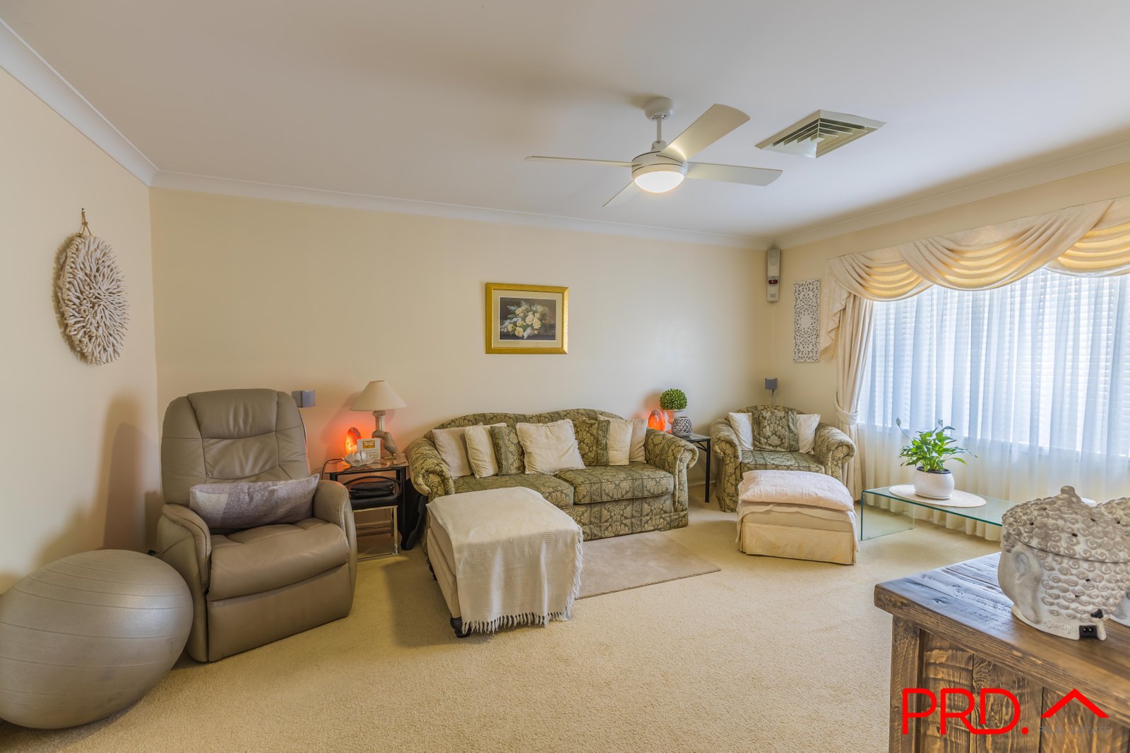 5 Woodhill Place TAMWORTH 4