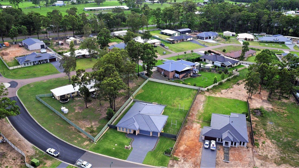 5 Woodlands Drive WESTON 3