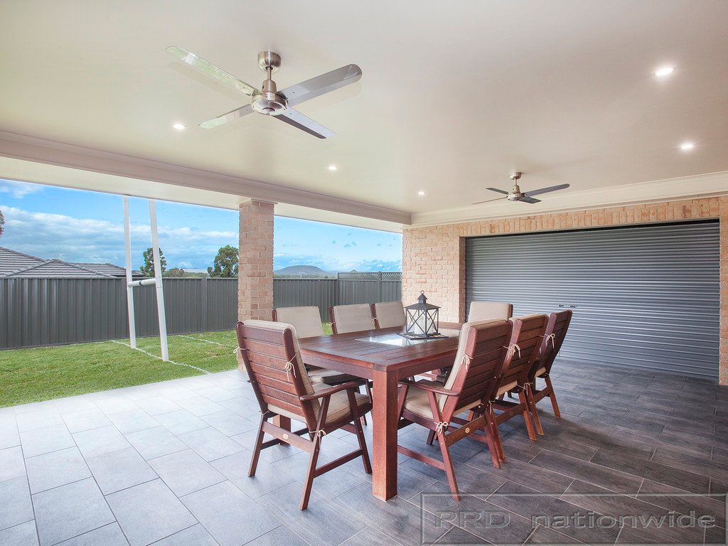 5 Woodlands Drive WESTON 9